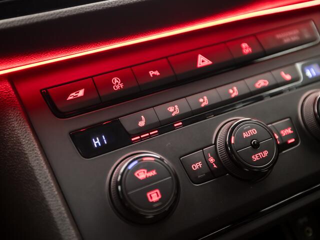 Seat LEON ST 2.0 TSI Cupra 280 281Pk Automaat (APPLE CARPLAY, NAVIGATIE, CLIMATE, SEAT SOUND, CAMERA, STOELVERWARMING, SPORTSTOELEN, LEDER/ALCANTARA, GETINT GLAS, LED KOPLAMPEN, NIEUWSTAAT)