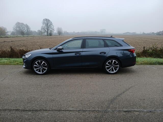 Seat LEON Sportstourer 1.5 TSI FR Business Intense + 18 inch + Trekhaak, slechts 19.000 km!!