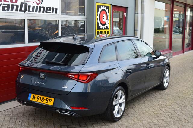 Seat LEON Sportstourer 1.4 TSI eHybrid PHEV FR O.a: Pdc, Camera, Stoel-/Stuur verwarming, Clima, Adaptive cruise, Navi, Carplay, Etc... Rijklaar! All-in prijs!