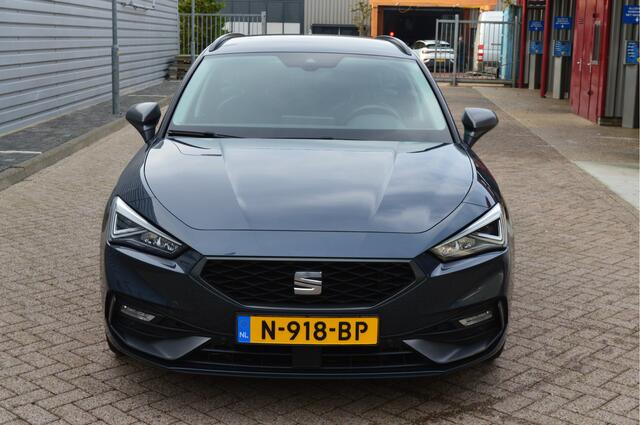 Seat LEON Sportstourer 1.4 TSI eHybrid PHEV FR O.a: Pdc, Camera, Stoel-/Stuur verwarming, Clima, Adaptive cruise, Navi, Carplay, Etc... Rijklaar! All-in prijs!
