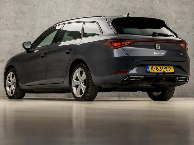 Seat LEON Sportstourer 1.4 TSI eHybrid PHEV FR 204Pk Automaat (APPLE CARPLAY, GROOT NAVI, CAMERA, SFEERVERLICHTING, LEDER, SPORTSTOELEN, TREKHAAK, KEYLESS, ADAPTIVE CRUISE, NIEUWSTAAT)