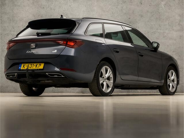 Seat LEON Sportstourer 1.4 TSI eHybrid PHEV FR 204Pk Automaat (APPLE CARPLAY, GROOT NAVI, CAMERA, SFEERVERLICHTING, LEDER, SPORTSTOELEN, TREKHAAK, KEYLESS, ADAPTIVE CRUISE, NIEUWSTAAT)