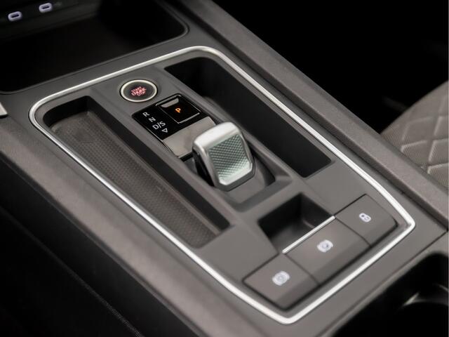 Seat LEON Sportstourer 1.4 TSI eHybrid PHEV FR 204Pk Automaat (APPLE CARPLAY, GROOT NAVI, CAMERA, SFEERVERLICHTING, LEDER, SPORTSTOELEN, TREKHAAK, KEYLESS, ADAPTIVE CRUISE, NIEUWSTAAT)