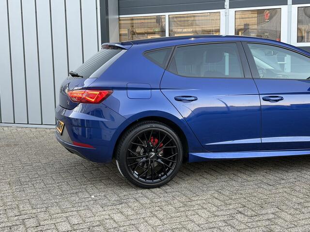 Seat LEON 1.5 TSI FR Ultimate Edition | Alcantara | Navi | Climate | Parkeer sensoren |