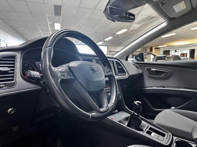 Seat LEON ST 1.0 TSI Style Ultimate Edition/ LED Dagrijverl./ Camera/. 16''LMV/ Apple+Android/ DAB+/ Keyless/ Clima/ Navi/ Cruise/ Bluetooth/ Multi.LEDER.Stuur/ Elek.Pakket/ Isofix/ PDC V+A.