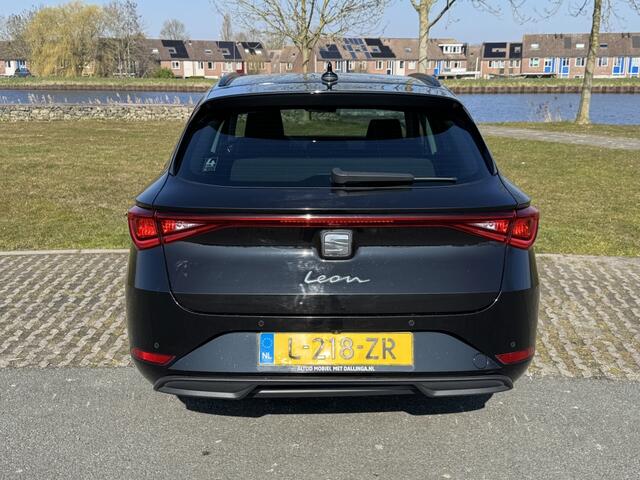 Seat LEON Sportstourer 1.0 eTSI Style Business intens | Camera | Carplay