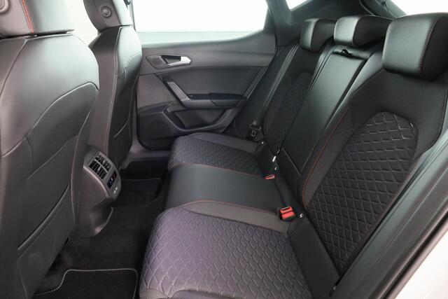 Seat LEON FR 1.0 TSI Hatchback 110 pk | Verlengde garantie | Navigatie via App | Parkeersensoren achter | Autom. airco (3 zones) | LED koplampen |