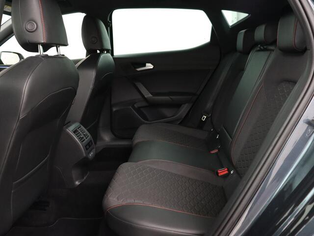 Seat LEON 1.4 TSI eHybrid PHEV FR | Trekhaak | Carplay | Adaptive cruise | Navigatie | Parkeerhulp | Full LED | Sportstoelen | PHEV | Plug In