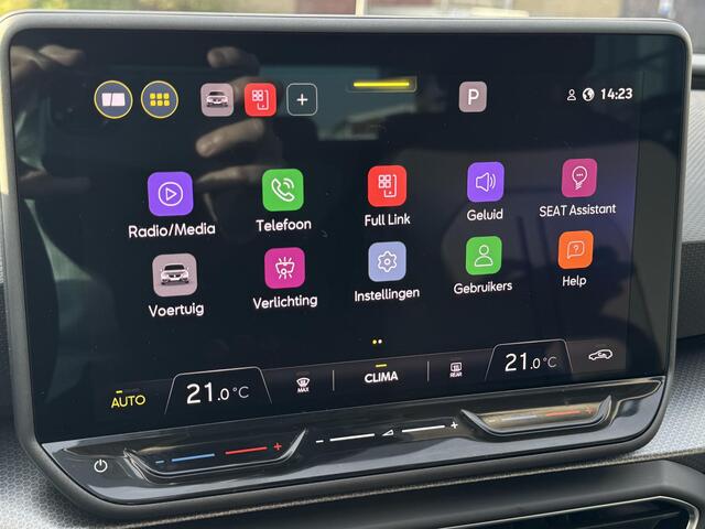 Seat LEON 1.5 eTSI Style Business Intense | Automaat | Camera