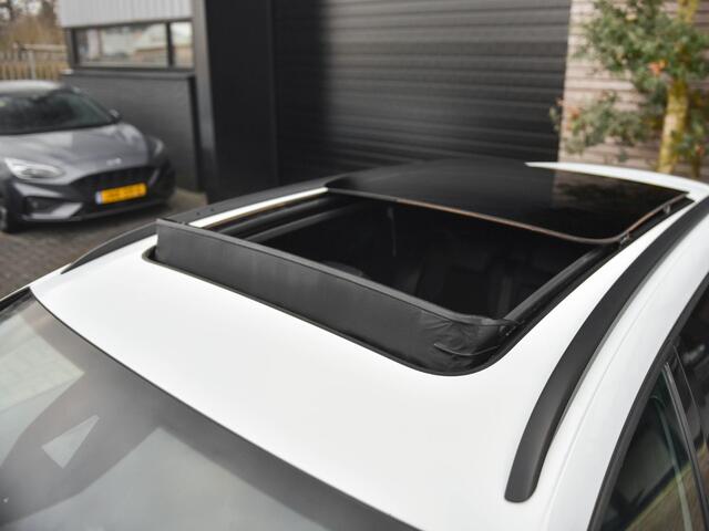 Seat LEON ST 2.0 TSI CUPRA 300 Panoramadak Adaptive Cruise control Beats audio 19 inch velgen