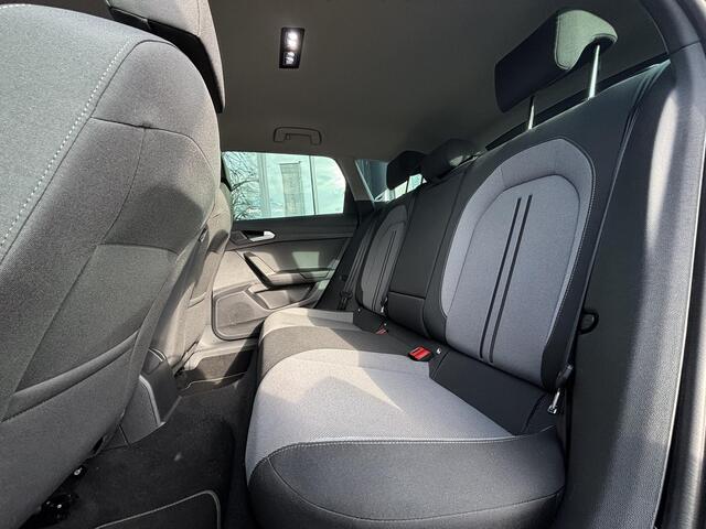 Seat LEON Sportstourer 1.5 eTSI Style Business Intense Elekt. Trekhaak | Stuurwiel verwarming