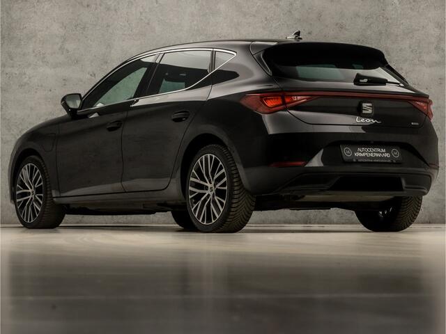 Seat LEON 1.4 TSI eHybrid PHEV Xcellence 245Pk Automaat (APPLE CARPLAY, GROOT NAVI, STUUR/STOELVERWARMING, CAMERA, SPORTSTOELEN, GETINT GLAS, KEYLESS, ADAPTIVE CRUISE, NIEUWSTAAT)