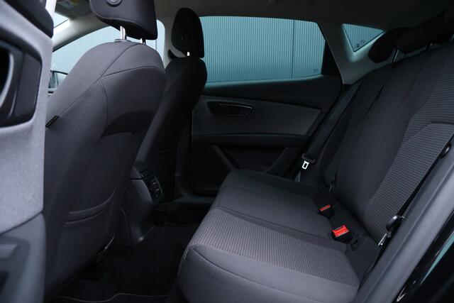 Seat LEON 1.0 EcoTSI Style Business Intense Automaat | Navi | Apple Carplay / Android Auto | Keyless Entry / Start | Parkeersensoren | Cruise