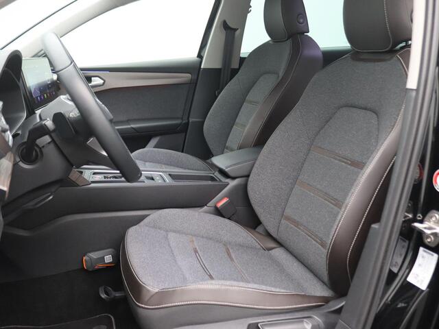 Seat LEON Sportstourer 1.4 TSI eHybrid PHEV Xcellence 204PK DSG Trekhaak, Stoelverwarming, Achteruitrijcamera, Dodehoek Detectie, Apple Carplay, Adaptieve cruise control, PDC v+a