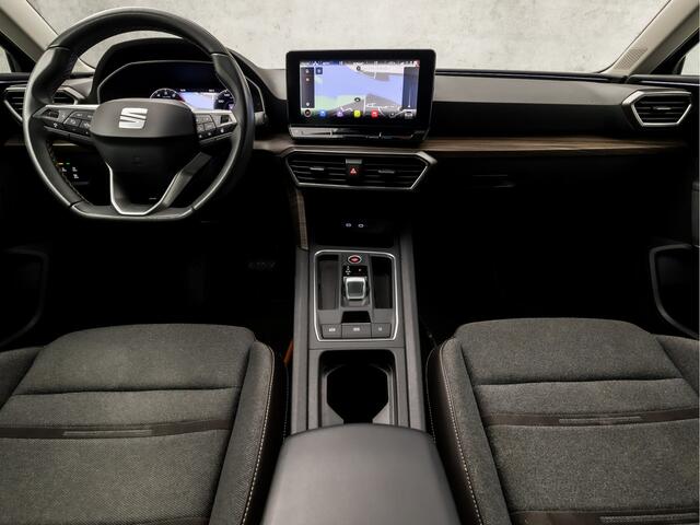 Seat LEON 1.5 TSI Xcellence Sport 150Pk Automaat (VIRTUAL COCKPIT, APPLE CARPLAY, GROOT NAVI, STUUR/STOELVERWARMING, KEYLESS, ADAPTIVE CRUISE, SFEERVERLICHTING, GETINT GLAS, NIEUWSTAAT)