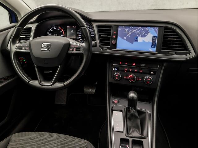 Seat LEON ST 1.0 EcoTSI Intense Sport Automaat (APPLE CARPLAY, NAVIGATIE, CLIMATE, GETINT GLAS, LED KOPLAMPEN, SPORTSTOELEN, TREKHAAK, CAMERA, PARKEERSENSOREN, NIEUWSTAAT)