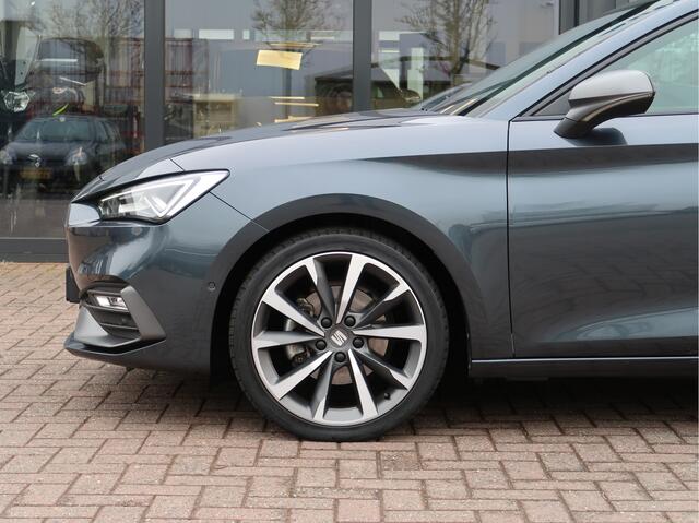 Seat LEON Sportstourer 1.5 TSI FR Launch Edition | Leder | Camera | Stuur-Stoelverw | 18 inch |