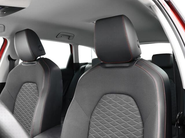 Seat LEON Sportstourer 1.4 TSI 204pk DSG eHybrid PHEV FR · Apple/Android Car Play · P-Sensoren · Navigatie · Cruise Control · P-Sensoren · Sfeerverlichting · Afneembare trekhaak · 17'' Inch ·