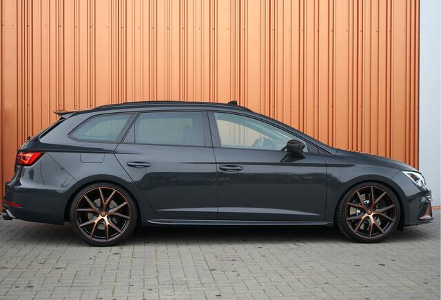 Seat LEON ST 2.0 TSI CUPRA R 4DRIVE BLACKNESS Panodak Schaal Carbon Brembo Beats