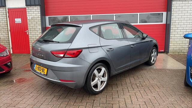 Seat LEON 1.6 TDI Style CARPLAY / NAVI / CLIMA / PDC / BLUETOOTH / CRUISE