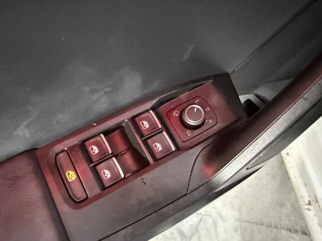 Seat LEON 1.4 TSI eHybrid PHEV FR / AUTOMAAT/ VIRTUAL COCKPIT/ STUUR+STOELVERWARMING/ PARK.SENSOREN/ ACC/ DODEHOEK/ RIJ-MODI/ NAVI/ DAB/ LED/ ISOFIX/ 17'' LMV