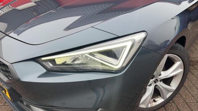 Seat LEON Sportstourer 1.5 eTSI FR Launch Edition AUTOMAAT / SFEER / FULL LED / TREKHAAK / CARPLAY / NAVI / CLIMA / PDC / BLUETOOTH / NL-AUTO