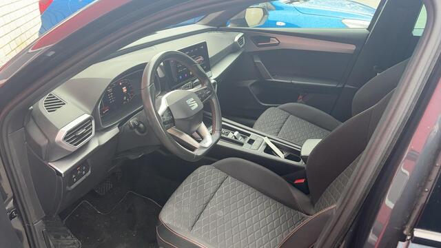 Seat LEON Sportstourer 1.5 eTSI FR Launch Edition AUTOMAAT / SFEER / FULL LED / TREKHAAK / CARPLAY / NAVI / CLIMA / PDC / BLUETOOTH / NL-AUTO