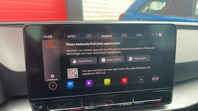 Seat LEON Sportstourer 1.5 eTSI FR Launch Edition AUTOMAAT / SFEER / FULL LED / TREKHAAK / CARPLAY / NAVI / CLIMA / PDC / BLUETOOTH / NL-AUTO