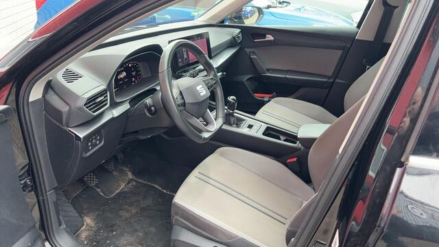 Seat LEON Sportstourer 1.5 TSI Style Launch Edition TREKHAAK / FULL LED / CARPLAY / NAVI / CAMERA / CLIMA / PDC / BLUETOOTH / ACC / NL-AUTO