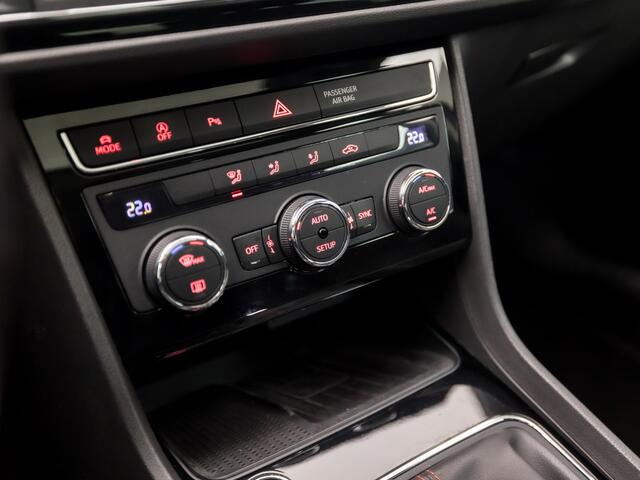 Seat LEON 1.4 TSI FR Intense Sport 150Pk Automaat (SCHUIFDAK, APPLE CARPLAY, KEYLESS, CAMERA, STOELVERWARMING, LEDER/ALCANTARA, GETINT GLAS, LED KOPLAMPEN, MODE KNOP, CRUISE, SFEERVERLICHTING, NIEUWSTAAT)