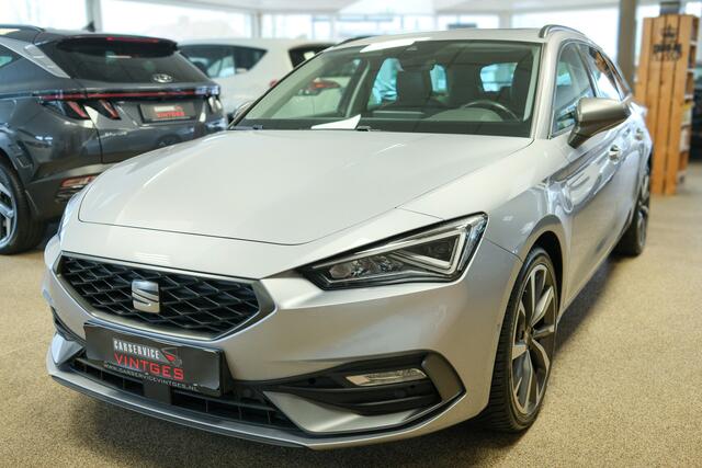 Seat LEON Sportstourer 1.5 eTSI FR Business Intense Panoramadak Wegklapbare Trekhaak Virtiueel Cockpit 150pk