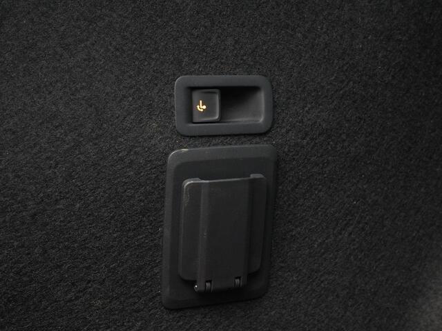 Seat LEON Sportstourer 1.4 TSI eHybrid 204 pk DSG FR Business Intense | Trekhaak | Stoelverwarming | Achteruitrijcamera | 18 inch 'Performance'