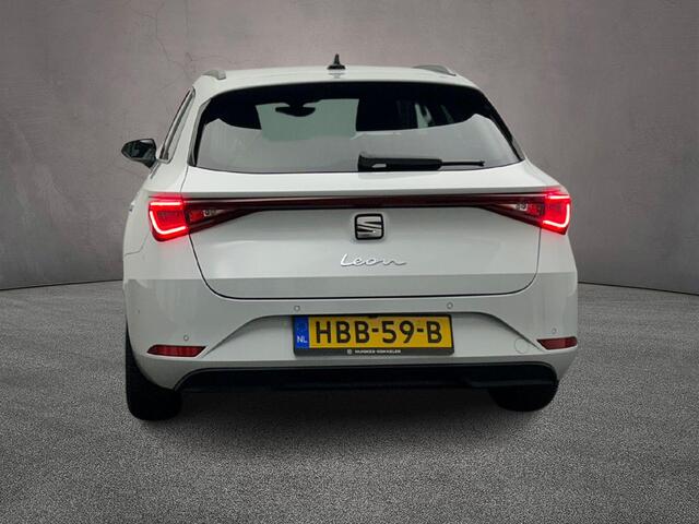 Seat LEON Sportstourer Style Business Intense 1.5 eTSI 150pk DSG Automaat Adaptive cruise control, Navigatie, Achteruitrijcamera, LED koplampen, Parkeersensoren, App connect, DAB, Radio