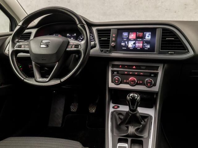 Seat LEON 1.4 TSI Sport (APPLE CARPLAY, CLIMATE, KEYLESS, SFEERVERLICHTING, GETINT GLAS, SPORTSTOELEN, LM VELGEN, CRUISE, NIEUWSTAAT)