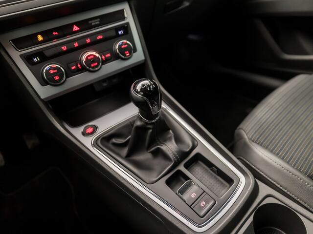 Seat LEON 1.4 TSI Sport (APPLE CARPLAY, CLIMATE, KEYLESS, SFEERVERLICHTING, GETINT GLAS, SPORTSTOELEN, LM VELGEN, CRUISE, NIEUWSTAAT)