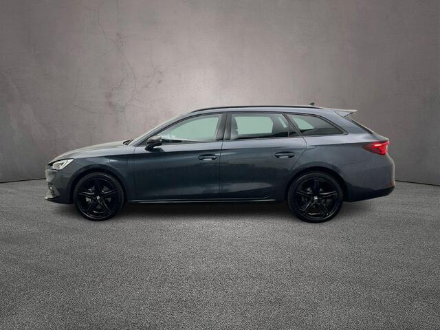 Seat LEON Sportstourer 1.5 TSI e-Hybrid FR Business 204pk Automaat Trekhaak, Adaptive cruise control, Stuurwiel verwarmd, Black pack, Navigatie, LED-matrix verlichting, Achteruitrijcamera, Parkeersensoren