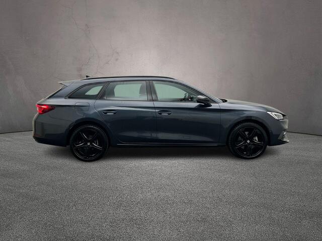 Seat LEON Sportstourer 1.5 TSI e-Hybrid FR Business 204pk Automaat Trekhaak, Adaptive cruise control, Stuurwiel verwarmd, Black pack, Navigatie, LED-matrix verlichting, Achteruitrijcamera, Parkeersensoren