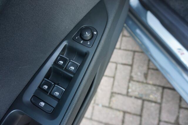 Seat LEON 1.4 EcoTSI FR Business Intense Trekhaak | PDC | Stoelverw. | ECC *All in prijs*