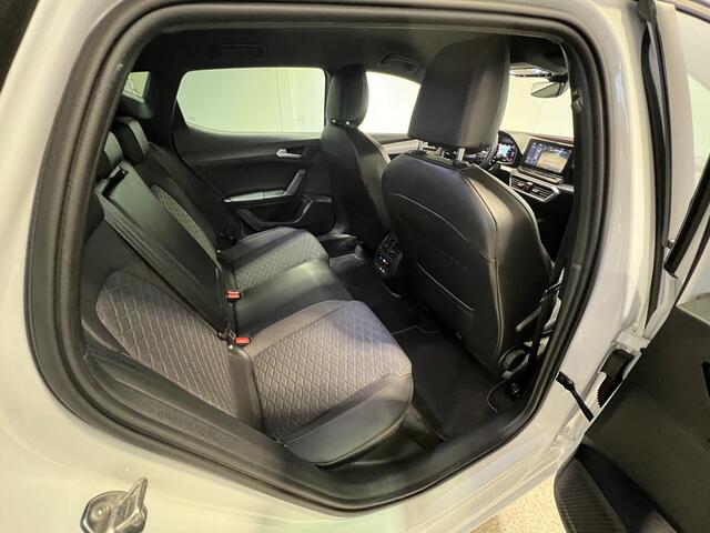 Seat LEON 1.0 TSI FR Business Intense | Navigatie/Android/Apple Carplay | LM Velgen 17" | Cruise Control Adaptief | Airco Automatisch | Full LED Verlichting |