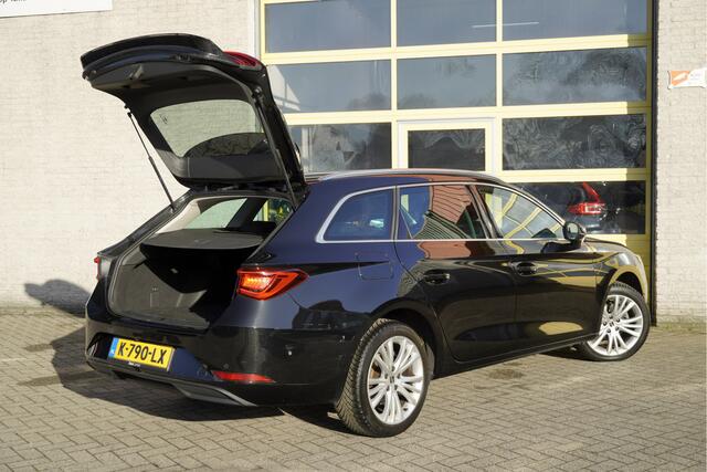 Seat LEON Sportstourer 1.5 TSI Style Launch Edition BJ2021 Lmv 17" | Led V+A | Pdc | Elek. trekhaak | Achteruitrijcamera | App-Connect | Navi | Virtual cockpit | Climate control | Cruise control | Extra getint glas
