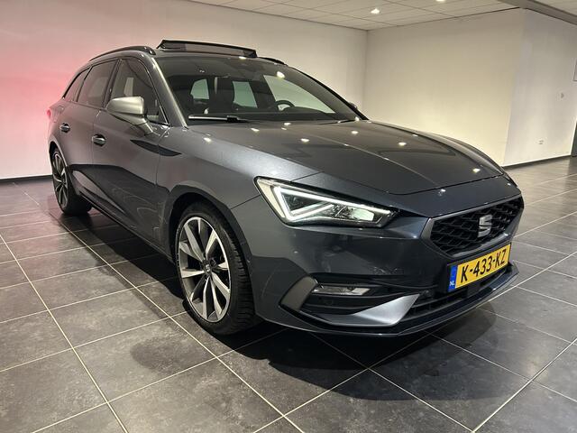 Seat LEON Sportstourer 1.5 eTSI FR Launch Edition | Panoramadak | Trekhaak | Navigatie | All-season banden |