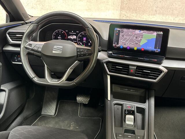Seat LEON 1.5 eTSI FR Sport 150Pk Automaat (SCHUIFDAK, APPLE CARPLAY, GROOT NAVI, PARKEERSENSOREN, SPORTSTOELEN, LEDER, GETINT GLAS, ADAPTIVE CRUISE, NIEUWSTAAT)