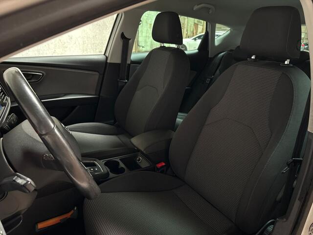 Seat LEON 1.4 Sport (APPLE CARPLAY, NAVIGATIE, CLIMATE, GETINT GLAS, SPORTSTOELEN, LM VELGEN, CRUISE, NIEUWE APK, NIEUWSTAAT)