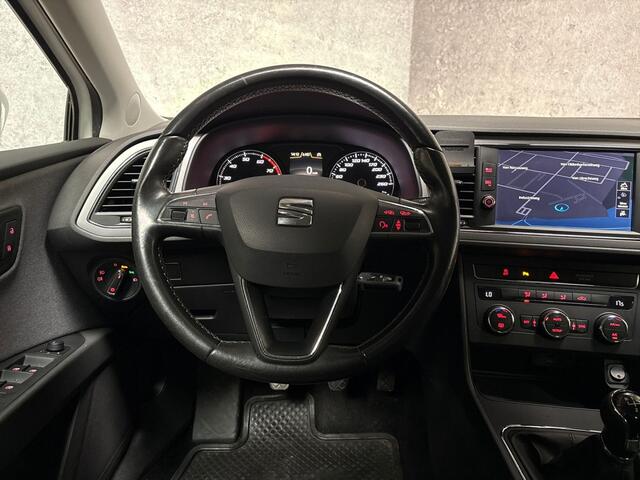 Seat LEON 1.4 Sport (APPLE CARPLAY, NAVIGATIE, CLIMATE, GETINT GLAS, SPORTSTOELEN, LM VELGEN, CRUISE, NIEUWE APK, NIEUWSTAAT)