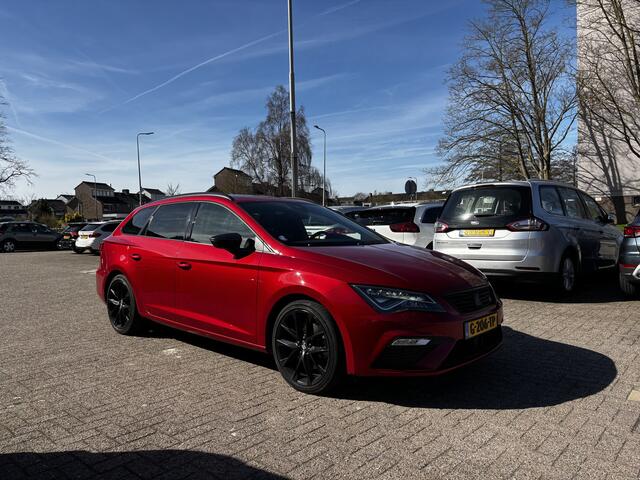 Seat LEON ST 1.5 TSI FR Ultimate Edition Black 150PK Cruise Pano/schuifdak Automaat Stoel/Stuurverwarming Navi Applecarplay Nap