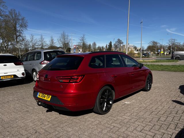 Seat LEON ST 1.5 TSI FR Ultimate Edition Black 150PK Cruise Pano/schuifdak Automaat Stoel/Stuurverwarming Navi Applecarplay Nap