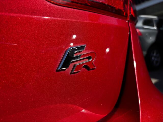 Seat LEON ST 1.5 TSI FR Ultimate Edition Black 150PK Cruise Pano/schuifdak Automaat Stoel/Stuurverwarming Navi Applecarplay Nap