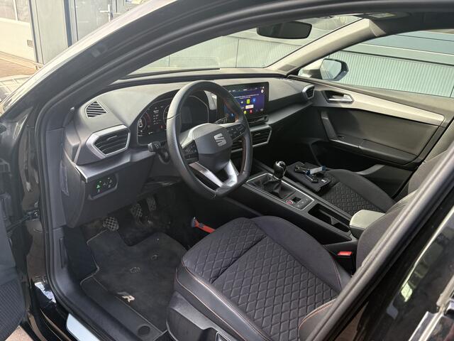 Seat LEON 1.5 TSi 150pk FR Launch Edition CAMERA/KEYLESS/CARPLAY/ADAPT/CRUISE/PDC/18INCH