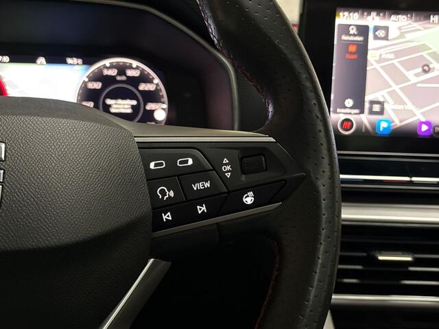 Seat LEON 1.5 eTSI FR Sport 150Pk Automaat (PANORAMADAK, APPLE CARPLAY, STUUR/STOELVERWARMING, CAMERA, SPORTSTOELEN, TREKHAAK, GETINT GLAS, ADAPTIVE CRUISE, NIEUWSTAAT)