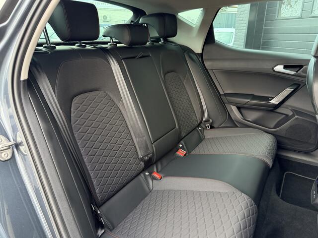 Seat LEON 1.5 eTSI 150PK Automaat FR Launch Edition | Cruise | Camera | Winterpakket | Carplay | ¤19.900,- incl. BTW